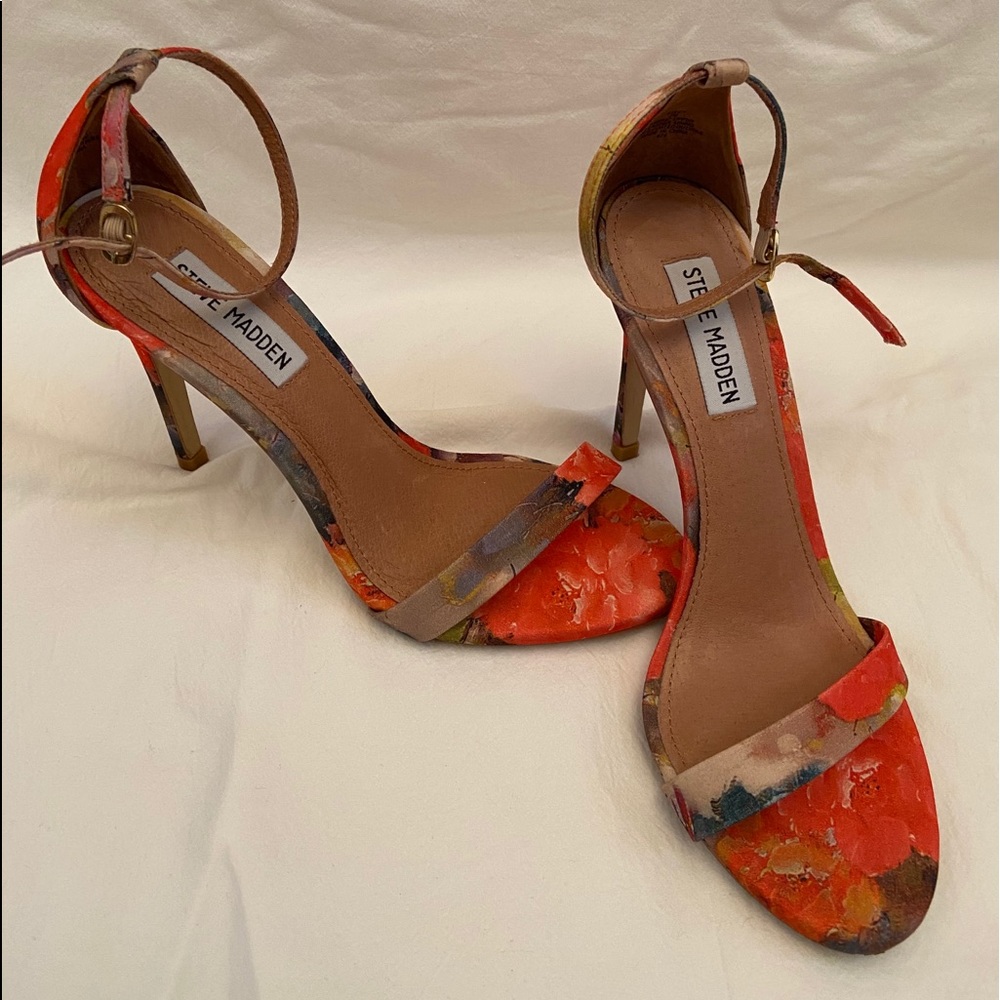 Steve Madden Floral Heel